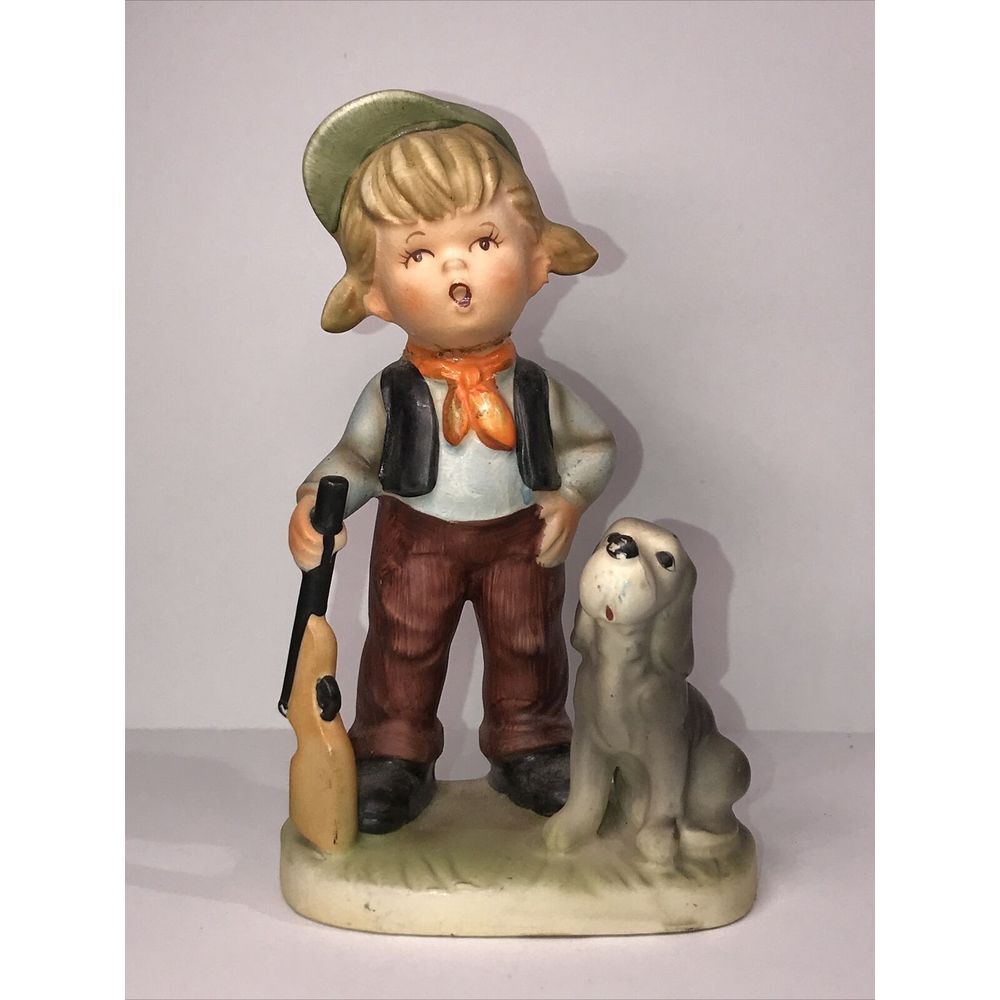 CROWN ROYAL PORCELAIN FIGURINE‎ BOY AND HUNTING DOG made in Japan